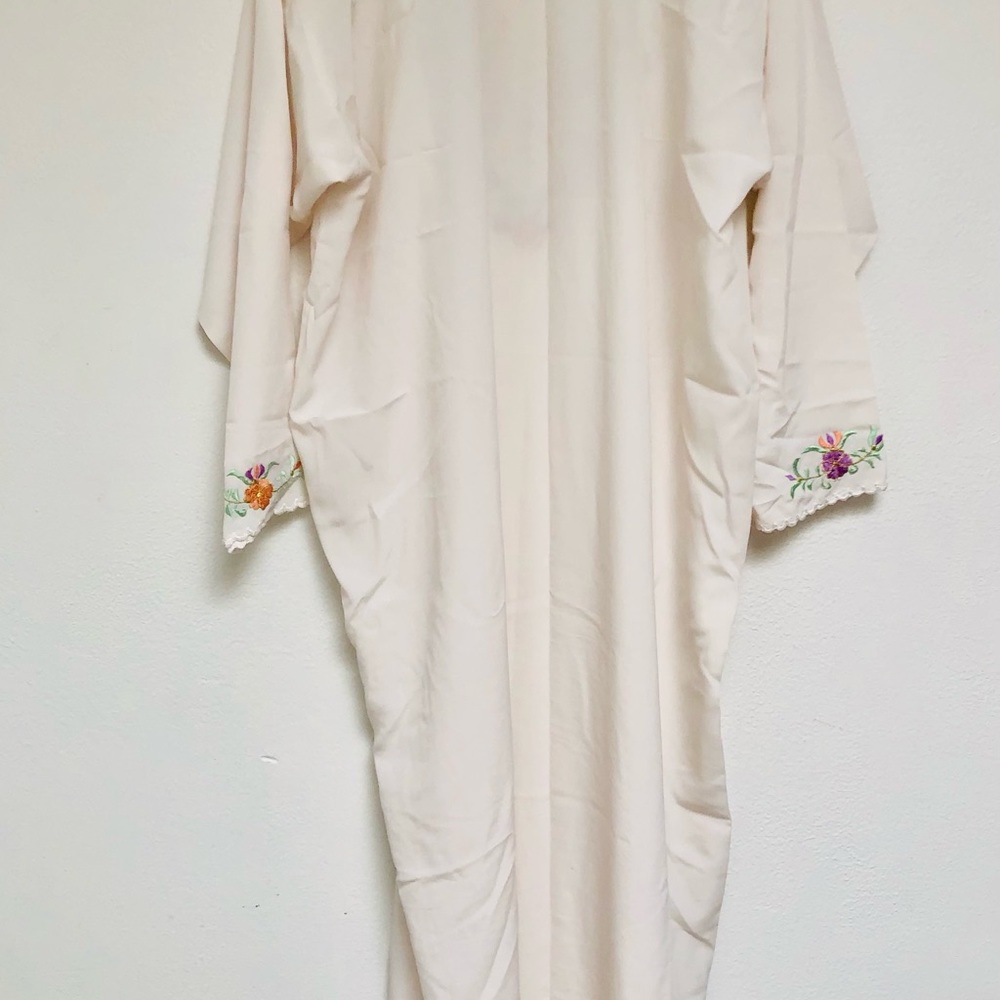 Vintage Woman’s  Embroidered Kaftan - Picture 5 of 5